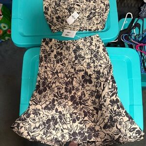 American Eagle Outfitters Black and Cream Floral Top